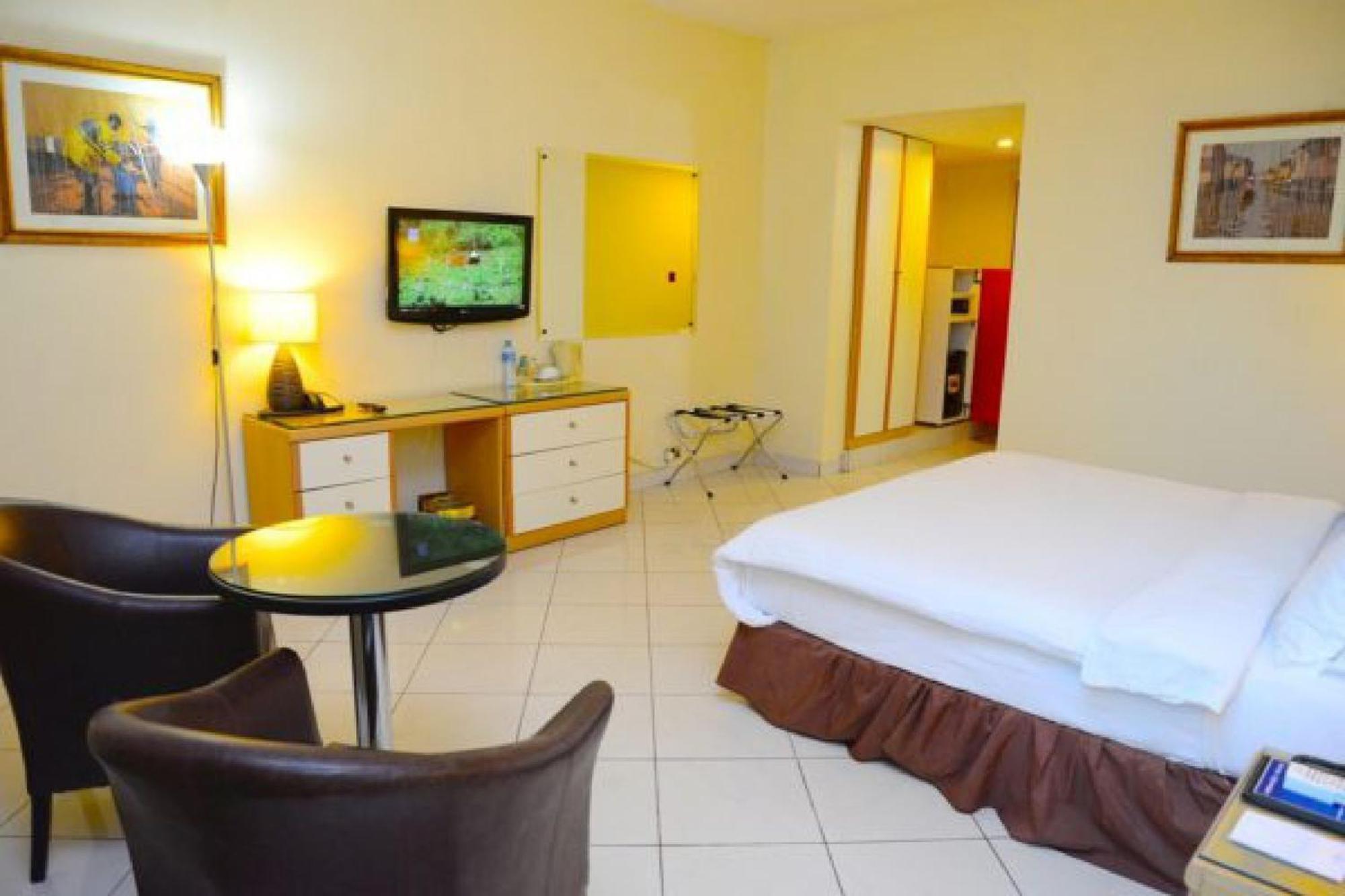 Room In Lodge - Golden Royale Hotel Enugu Kültér fotó